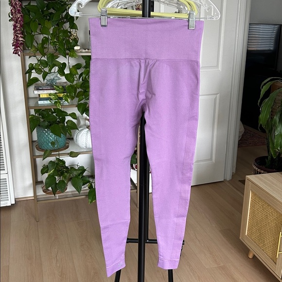 SET Active Women’s Leggings. Size Medium. Excellent Condition. 22” inseam. - Picture 2 of 6